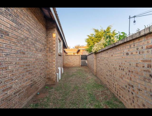 2 BEDROOM TOWNHOUSE FOR SALE IN BENDOR